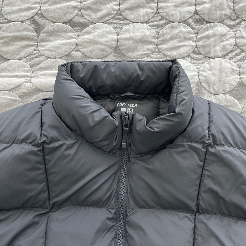 Uniqlo Men's Dark Gray Quilted Puffer Vest - Picture 2 of 9